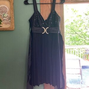 2000s pleated black dress